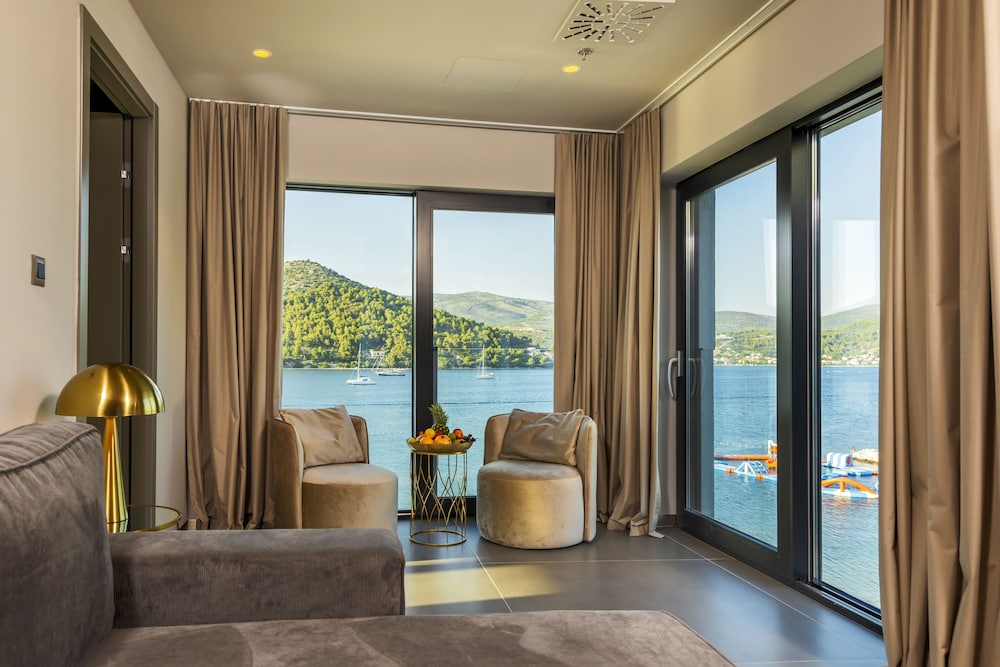 Marinus Beach Hotel — Hotel rooms in Marina, Split-Dalmatia