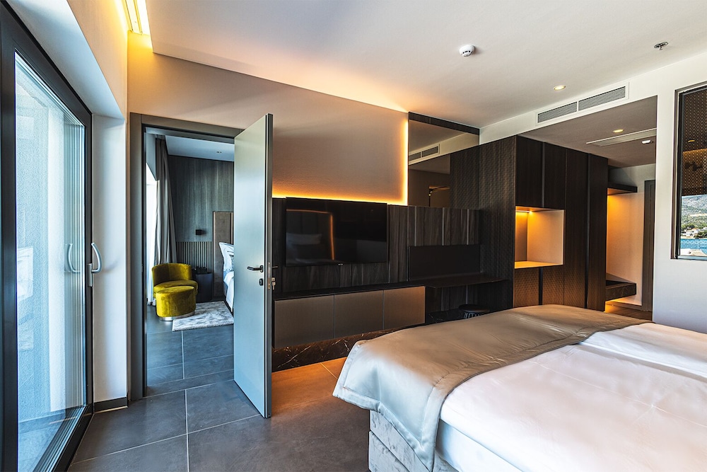 Marinus Beach Hotel — Hotel rooms in Marina, Split-Dalmatia