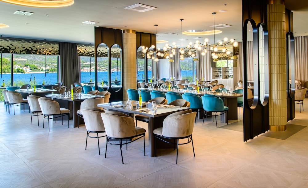 Marinus Beach Hotel — Restaurant & bars in Marina, Split-Dalmatia