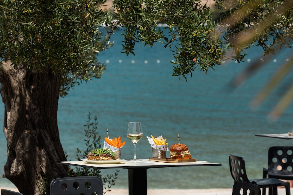 Marinus Beach Hotel — Restaurant & bars in Marina, Split-Dalmatia