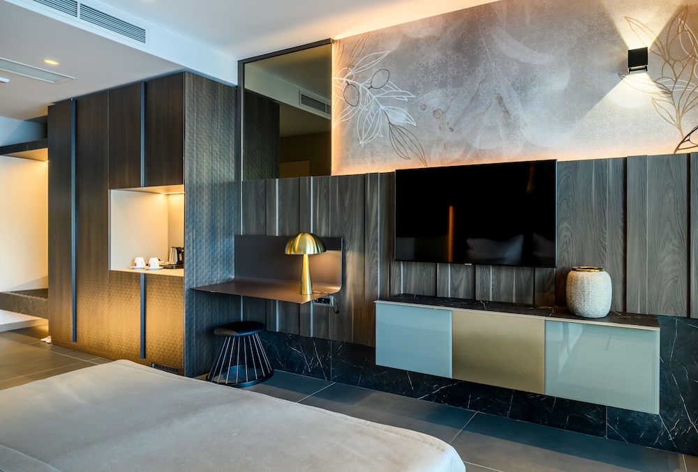 Marinus Beach Hotel — Hotel rooms in Marina, Split-Dalmatia