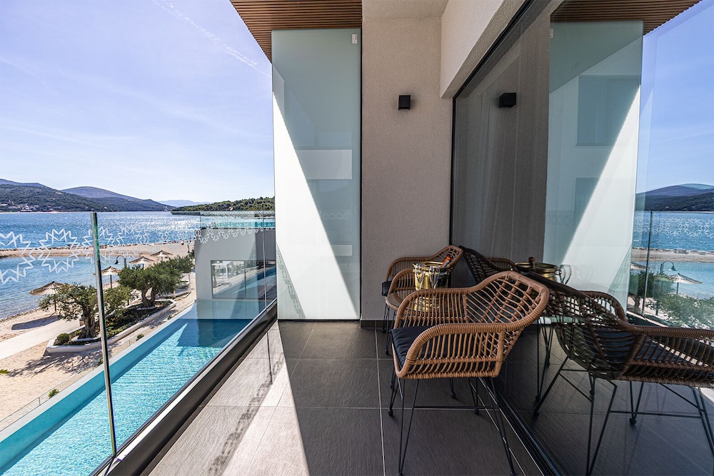Marinus Beach Hotel — Hotel rooms in Marina, Split-Dalmatia