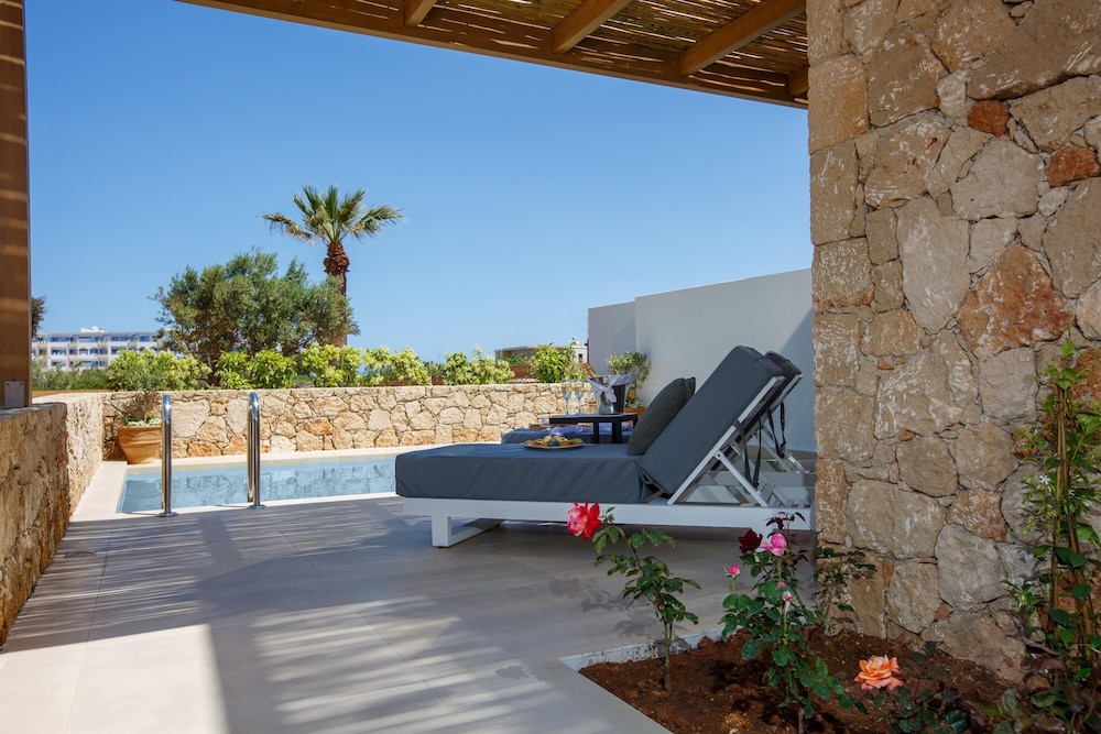 Aloe Boutique Hotel — Swimming pool in Hersonissos