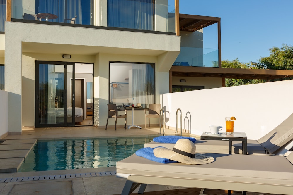 Aloe Boutique Hotel — Swimming pool in Hersonissos