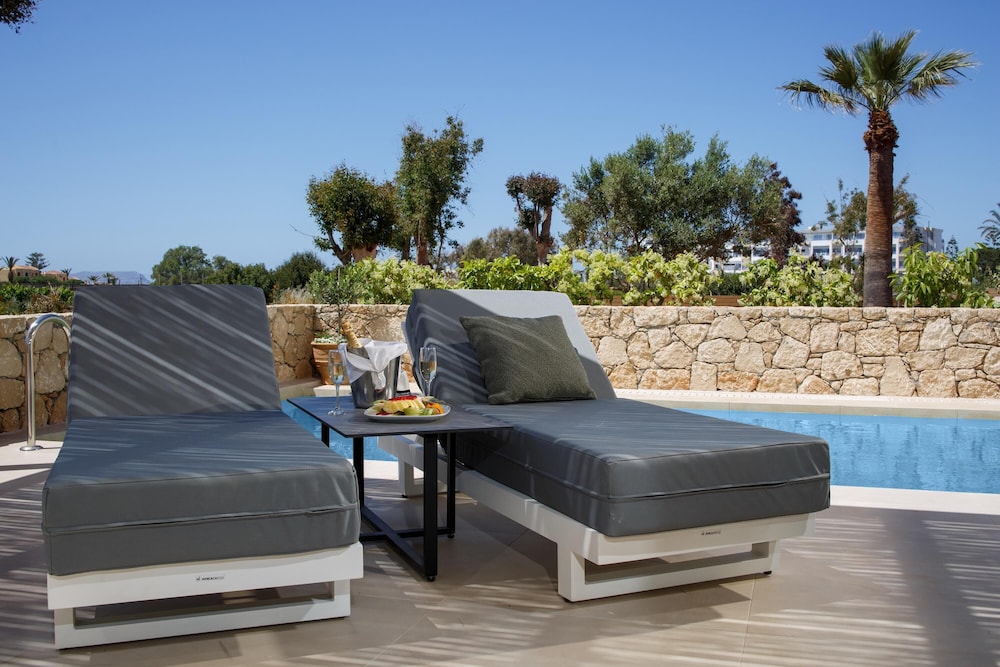 Aloe Boutique Hotel — Swimming pool in Hersonissos