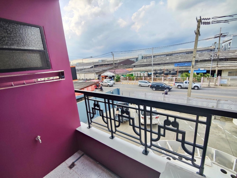 Baan Chao Khun Hotel — Attractions in the area in Bangkok, Bangkok
