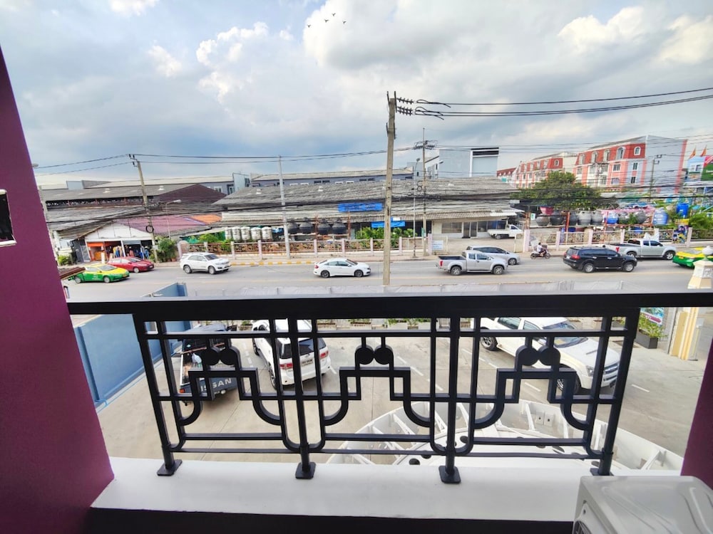 Baan Chao Khun Hotel — Attractions in the area in Bangkok, Bangkok