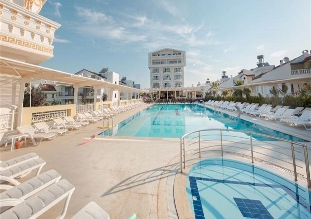 Maya World Park — Swimming pool in Belek