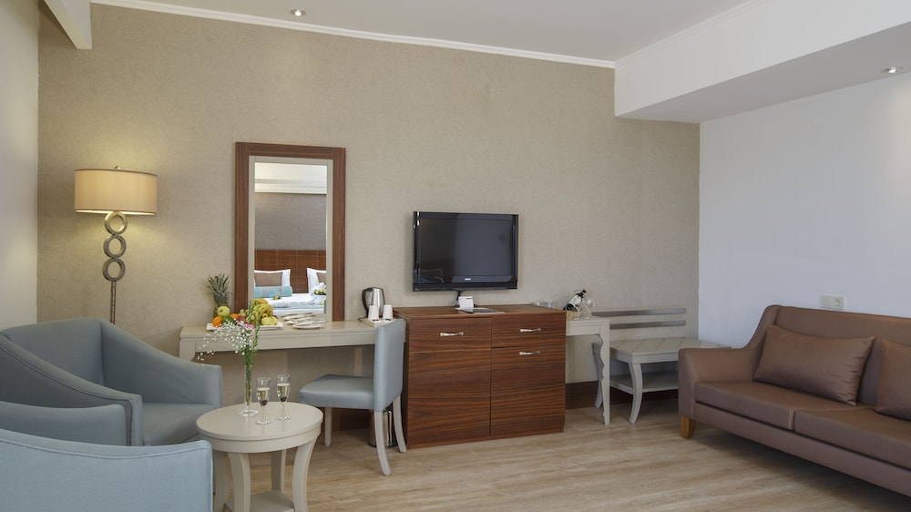 Side Crown Palace Ultra All Inclusive — Hotel rooms in Side