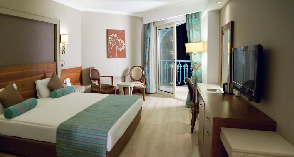 Side Crown Palace Ultra All Inclusive — Hotel rooms in Side