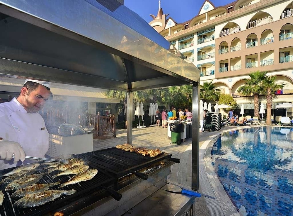 Side Crown Palace Ultra All Inclusive — Restaurant & bars in Side