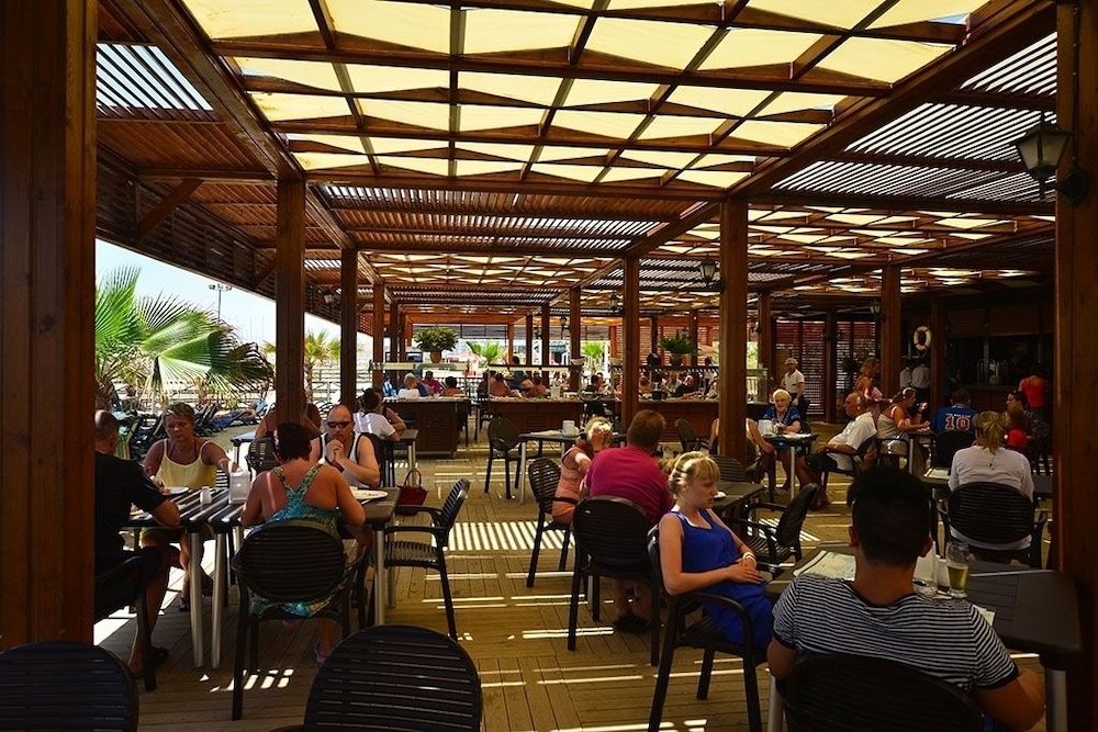 Side Crown Palace Ultra All Inclusive — Restaurant & bars in Side