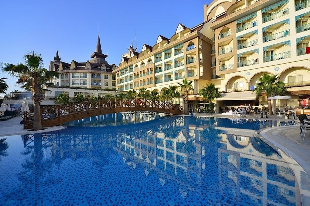 Side Crown Palace Ultra All Inclusive — Main photo in Side