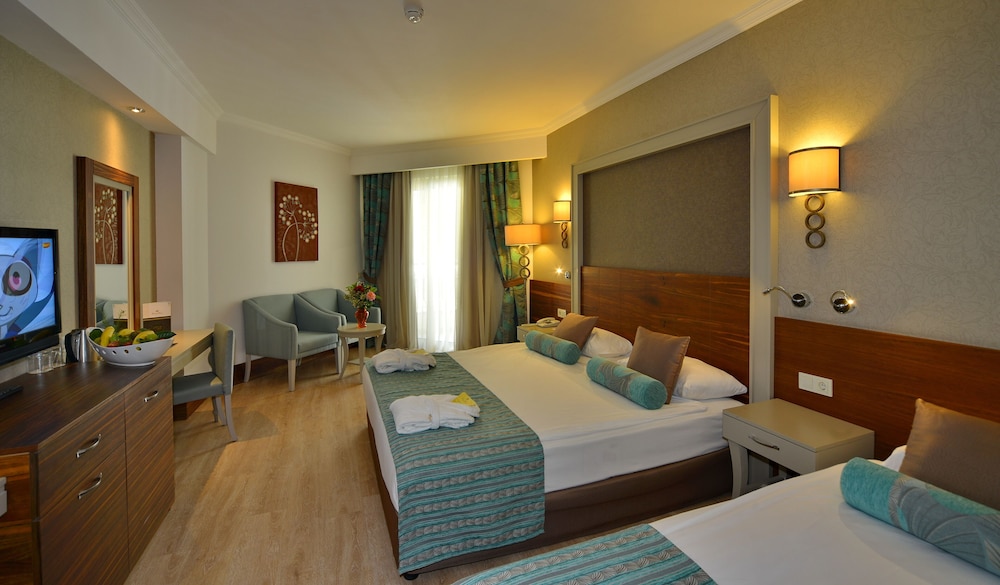 Side Crown Palace Ultra All Inclusive — Hotel rooms in Side