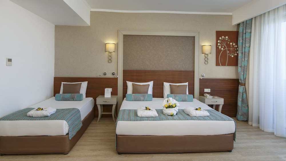 Side Crown Palace Ultra All Inclusive — Hotel rooms in Side