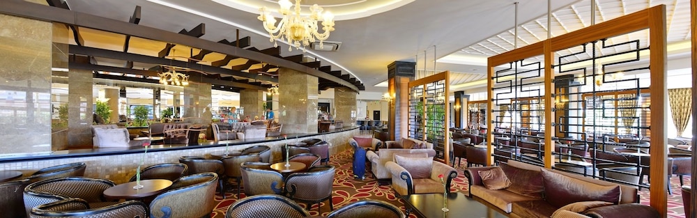 Side Crown Palace Ultra All Inclusive — Restaurant & bars in Side