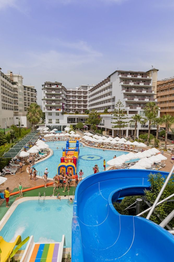 Holiday Park Resort - Ultra All İnclusive