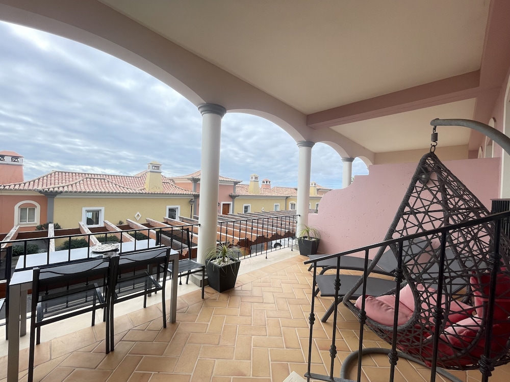 Sea and Sun 4 You - Palheiro Village — Hotel building in Funchal, Madeira