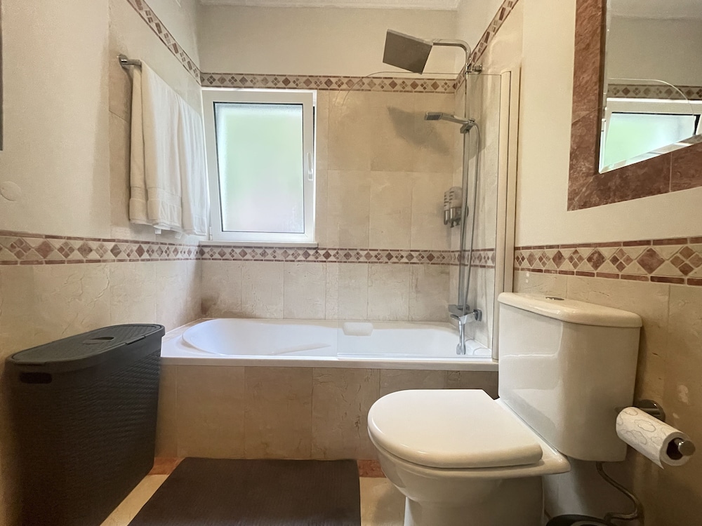 Sea and Sun 4 You - Palheiro Village — Hotel rooms in Funchal, Madeira