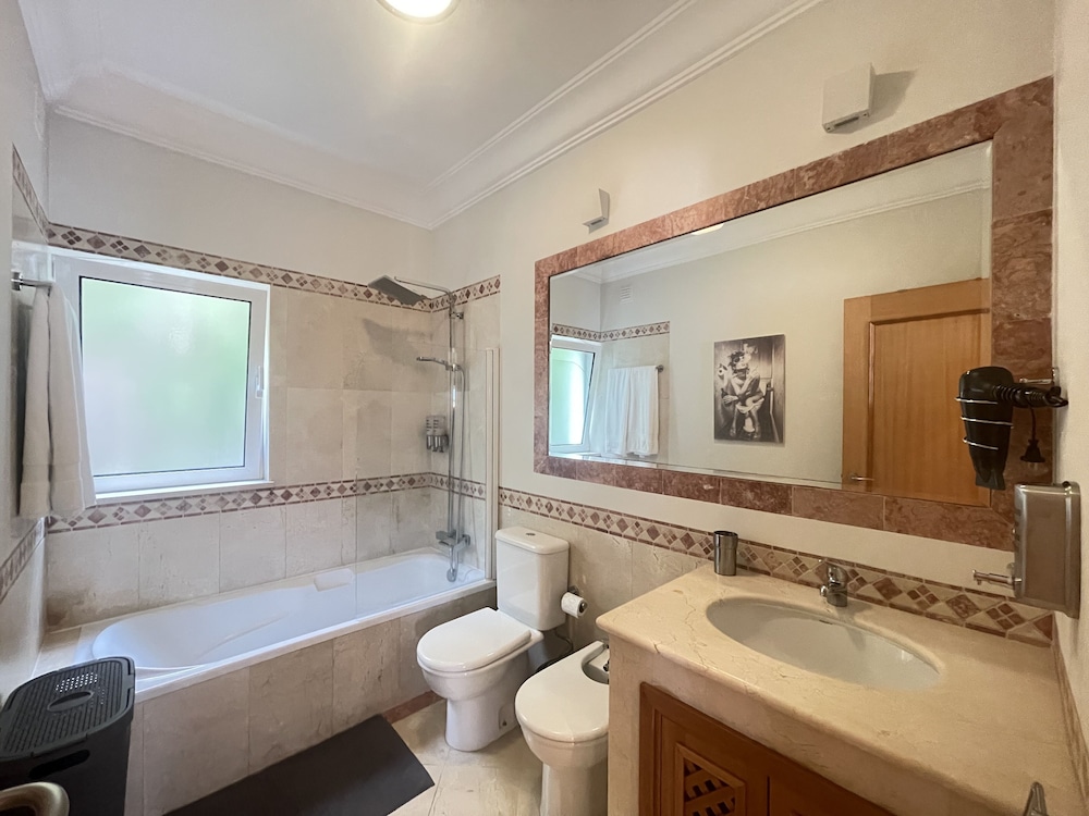Sea and Sun 4 You - Palheiro Village — Hotel rooms in Funchal, Madeira