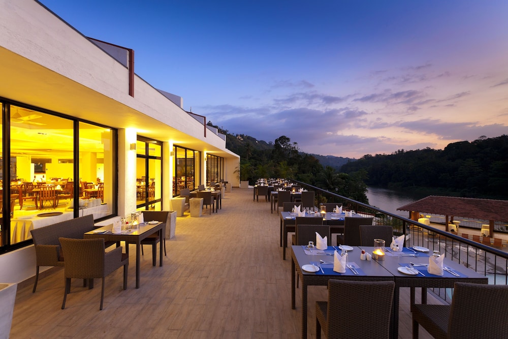 Cinnamon Citadel Kandy — Restaurant & bars in Kandy