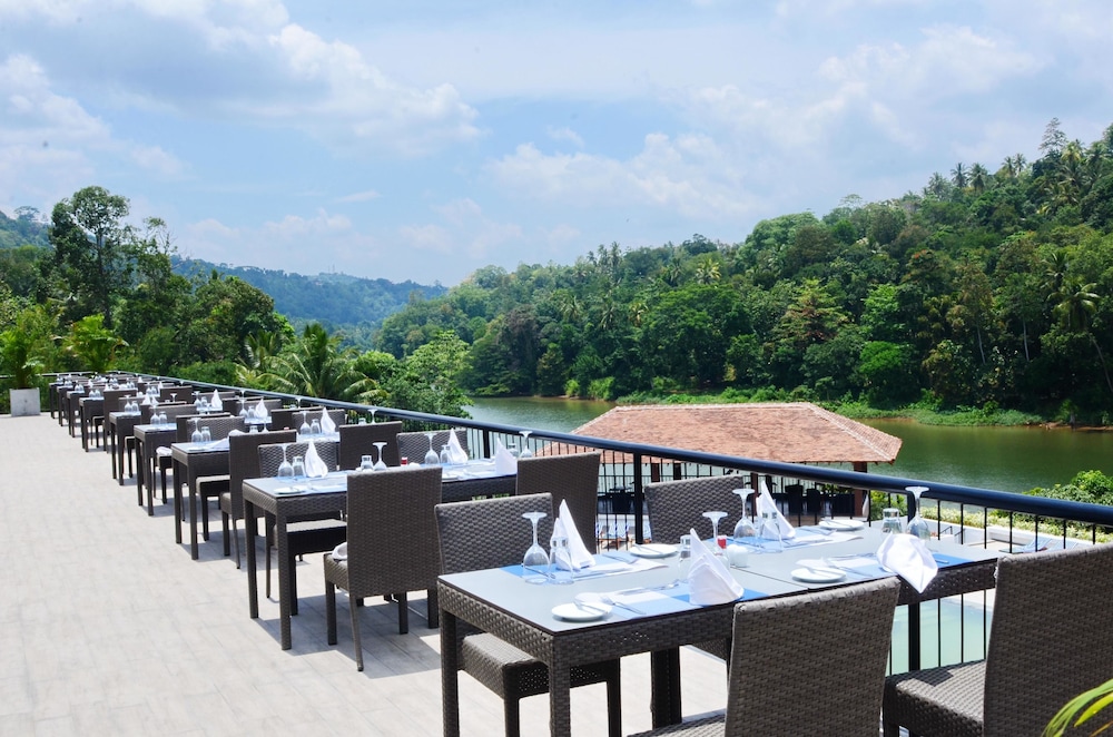 Cinnamon Citadel Kandy — Restaurant & bars in Kandy