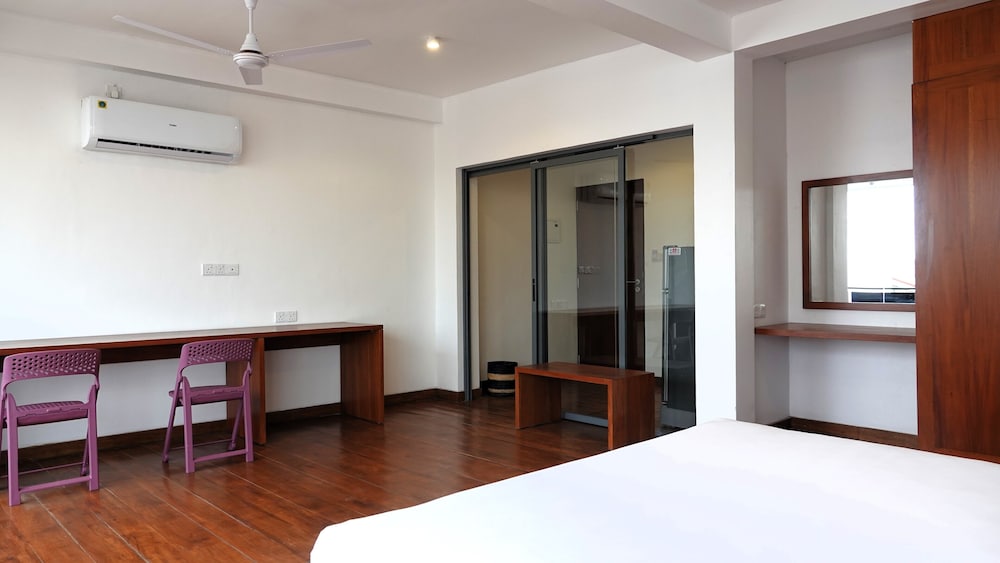 Hotel J Negombo — Hotel rooms in Negombo, Western Province