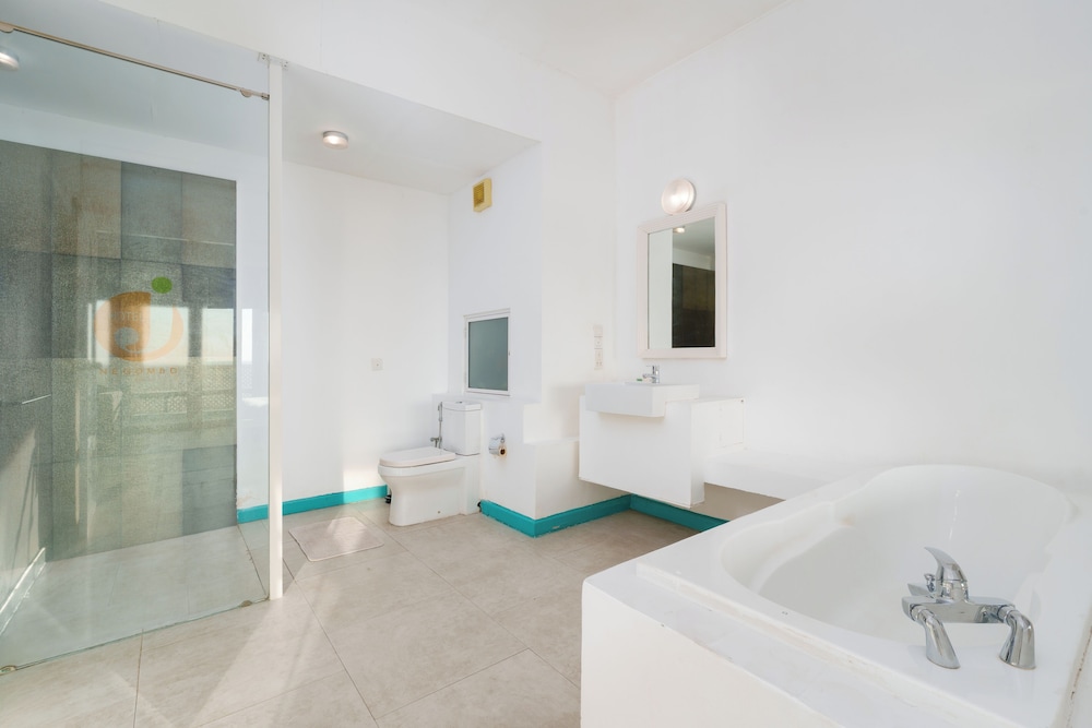 Hotel J Negombo — Hotel rooms in Negombo, Western Province
