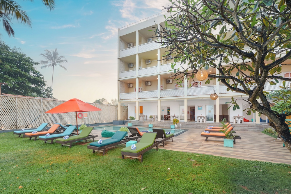 Hotel J Negombo — Swimming pool in Negombo, Western Province
