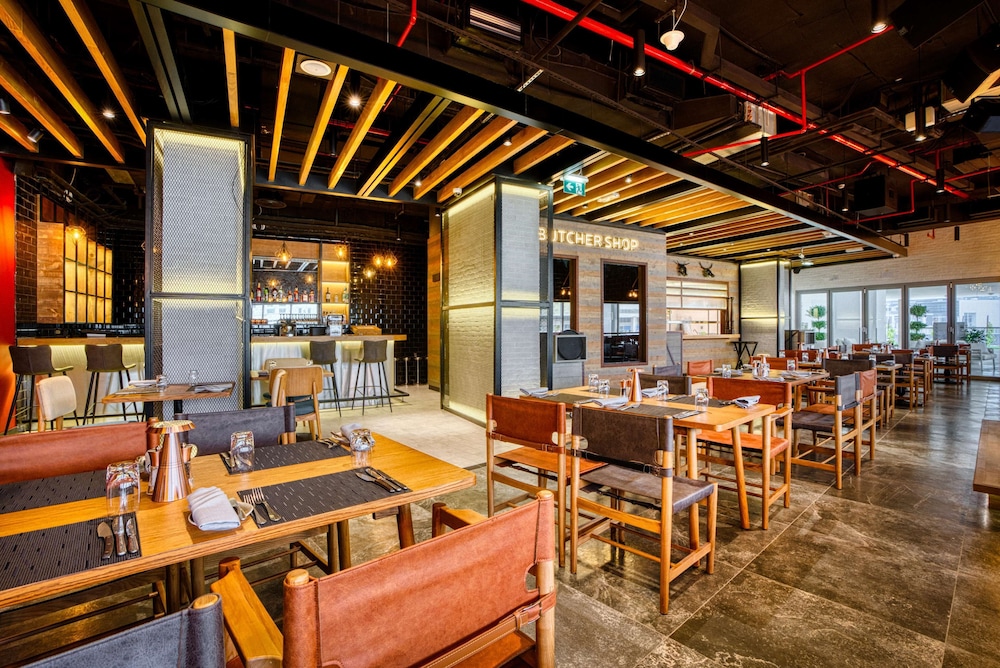 The First Collection Business Bay, Dubai, a Tribute Portfolio Hotel — Restaurant & bars in Dubai