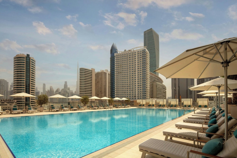 The First Collection Business Bay, Dubai, a Tribute Portfolio Hotel — Swimming pool in Dubai