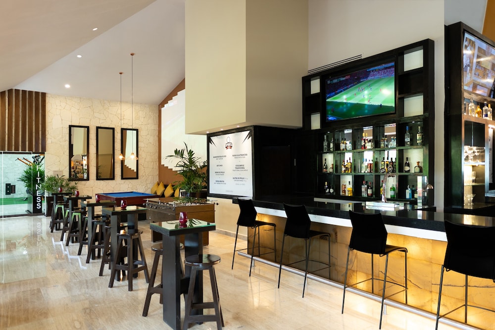 Smart Cancun The Urban Oasis — Restaurant & bars in Cancun, Quintana Roo
