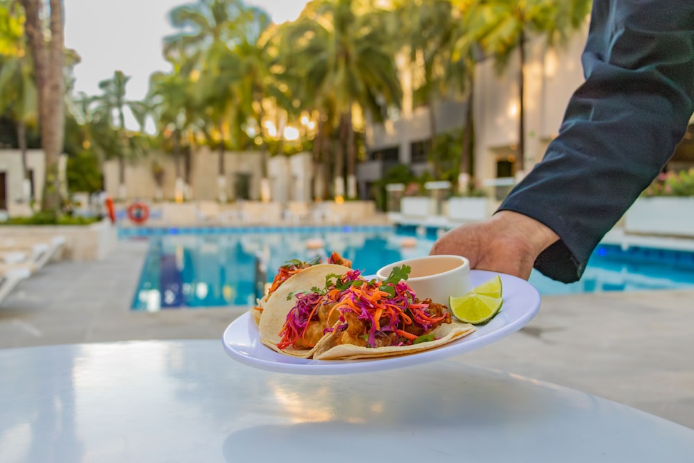 Smart Cancun The Urban Oasis — Restaurant & bars in Cancun, Quintana Roo