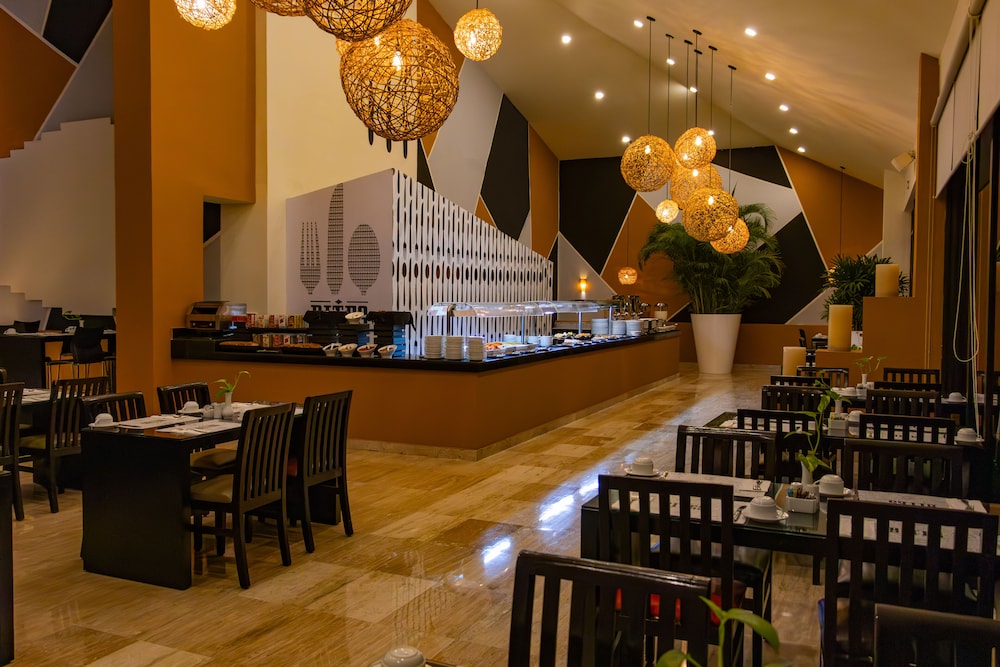 Smart Cancun The Urban Oasis — Restaurant & bars in Cancun, Quintana Roo