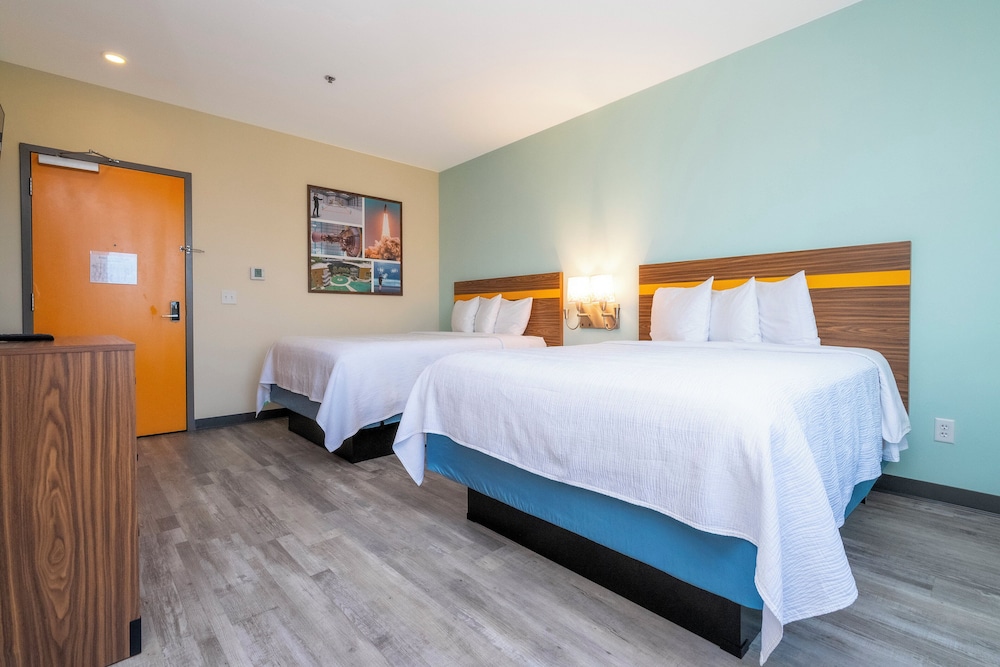 SPOT X Hotel Orlando/Intl Dr by The Red Collection — Hotel rooms in Orlando, Florida