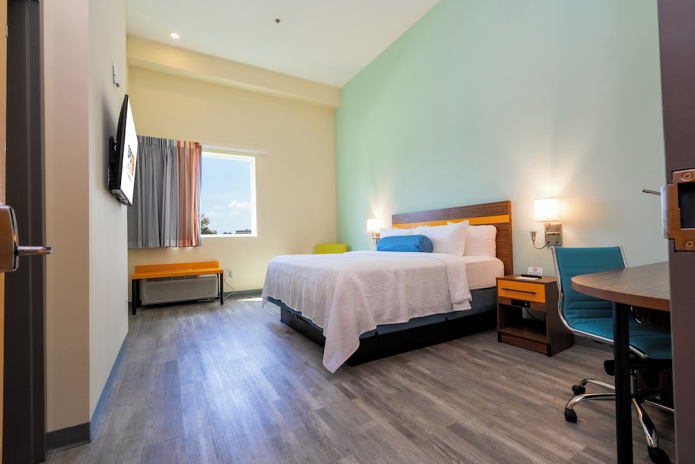 SPOT X Hotel Orlando/Intl Dr by The Red Collection — Hotel rooms in Orlando, Florida