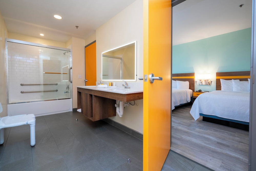 SPOT X Hotel Orlando/Intl Dr by The Red Collection — Hotel rooms in Orlando, Florida