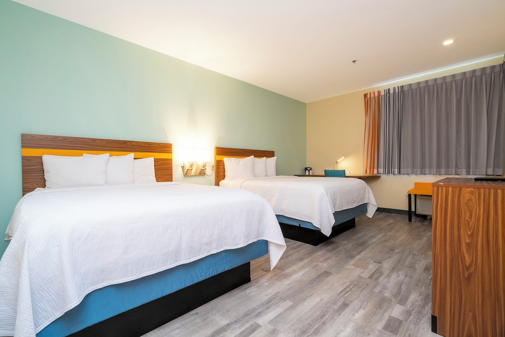 SPOT X Hotel Orlando/Intl Dr by The Red Collection — Hotel rooms in Orlando, Florida