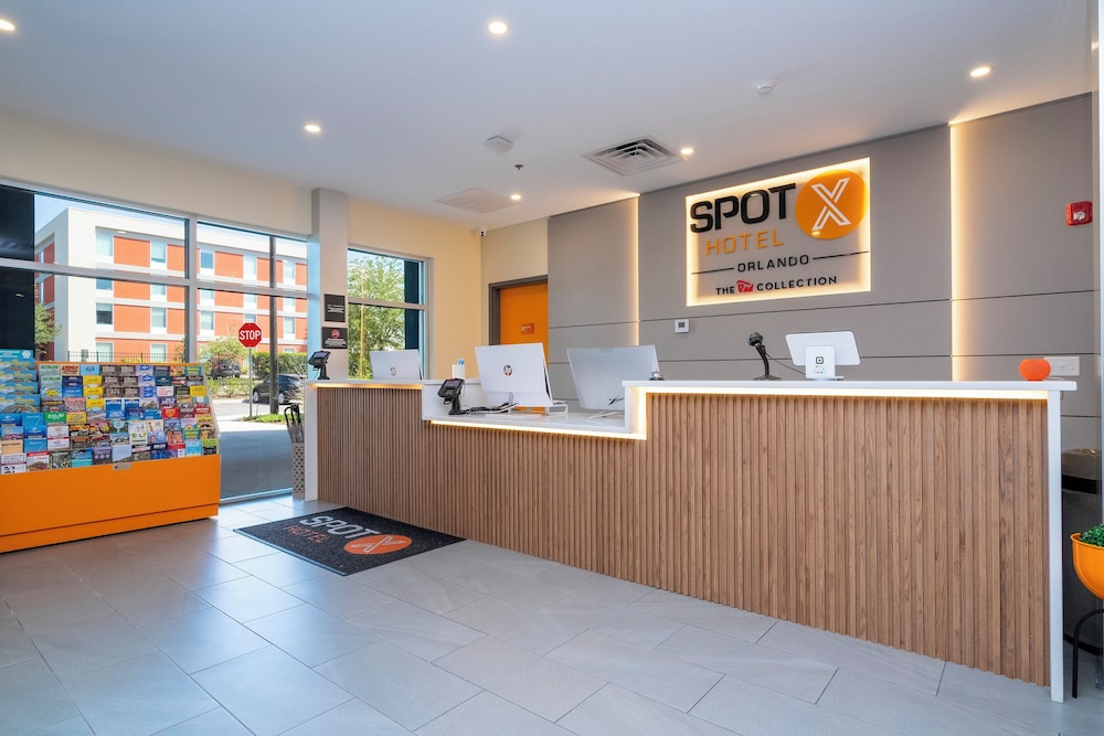 SPOT X Hotel Orlando/Intl Dr by The Red Collection — Hotel building in Orlando, Florida