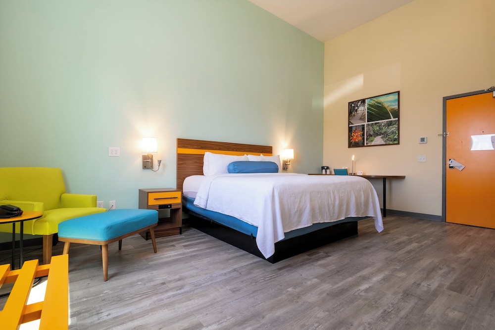 SPOT X Hotel Orlando/Intl Dr by The Red Collection — Hotel rooms in Orlando, Florida