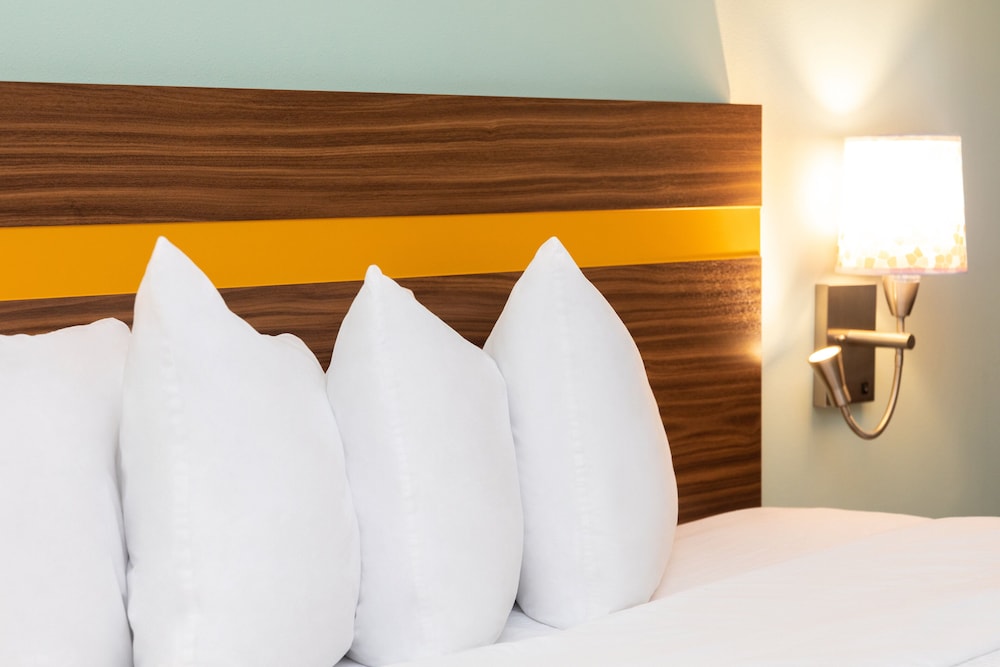 SPOT X Hotel Orlando/Intl Dr by The Red Collection — Hotel rooms in Orlando, Florida