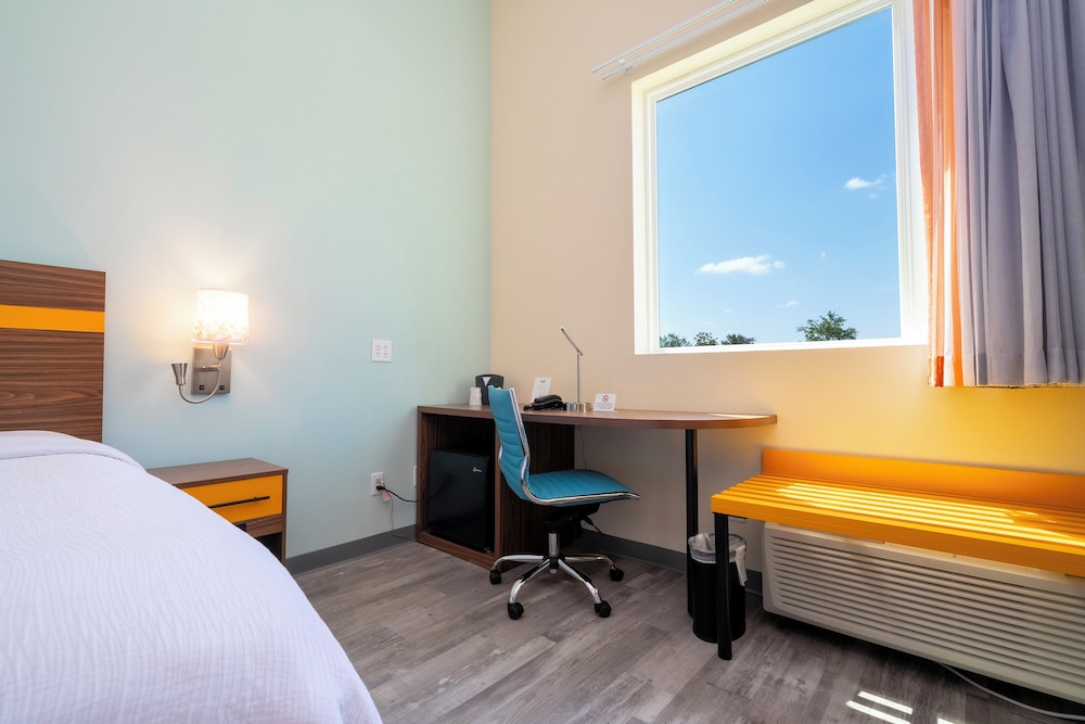 SPOT X Hotel Orlando/Intl Dr by The Red Collection — Hotel rooms in Orlando, Florida