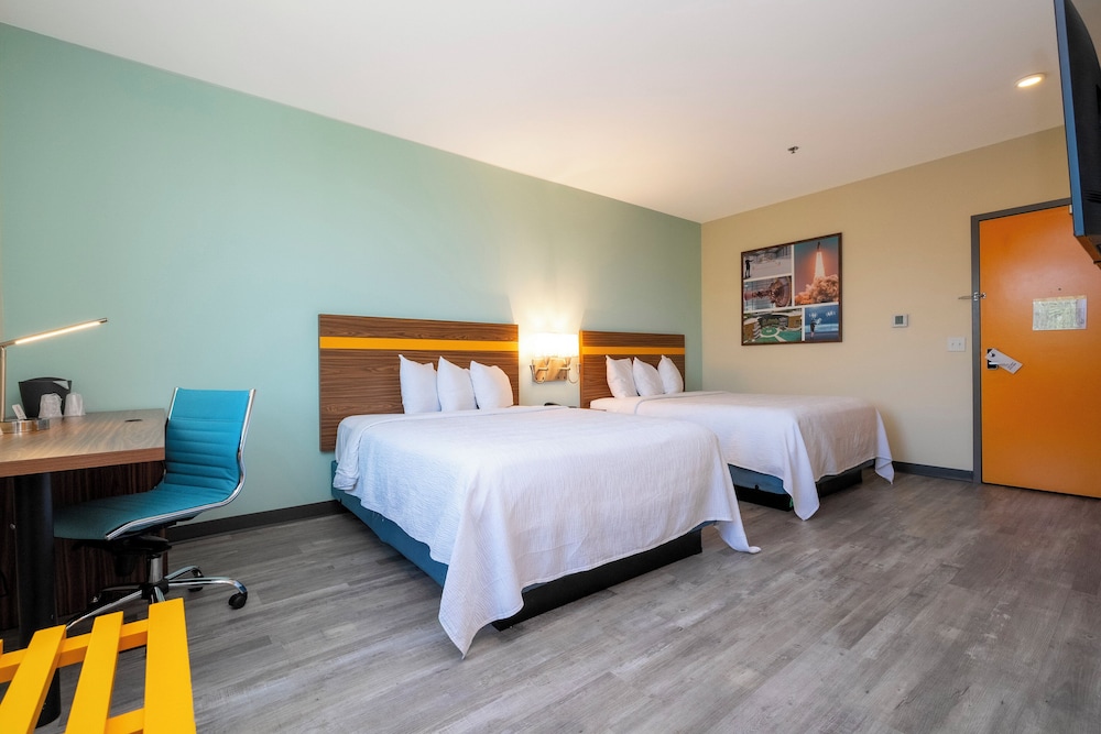 SPOT X Hotel Orlando/Intl Dr by The Red Collection — Hotel rooms in Orlando, Florida