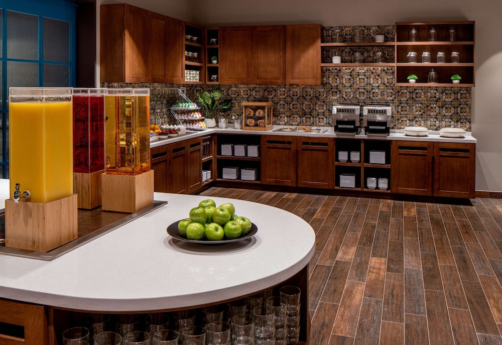 Hyatt Place Tampa Downtown — Restaurant & bars in Tampa, Florida