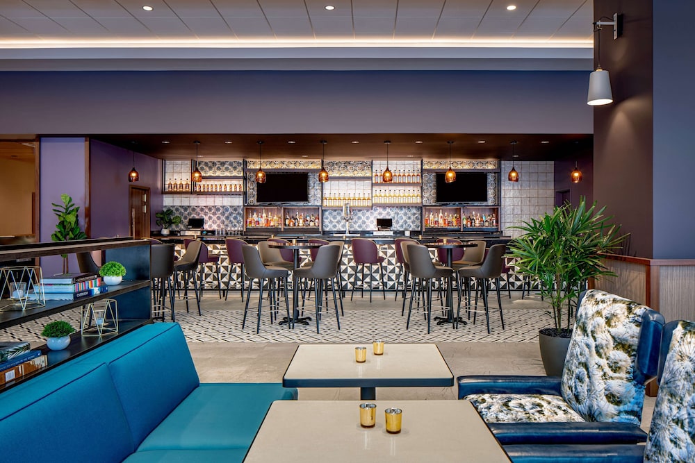 Hyatt Place Tampa Downtown — Restaurant & bars in Tampa, Florida