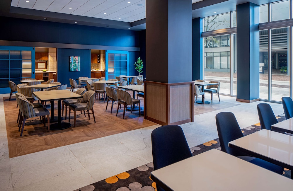 Hyatt Place Tampa Downtown — Restaurant & bars in Tampa, Florida