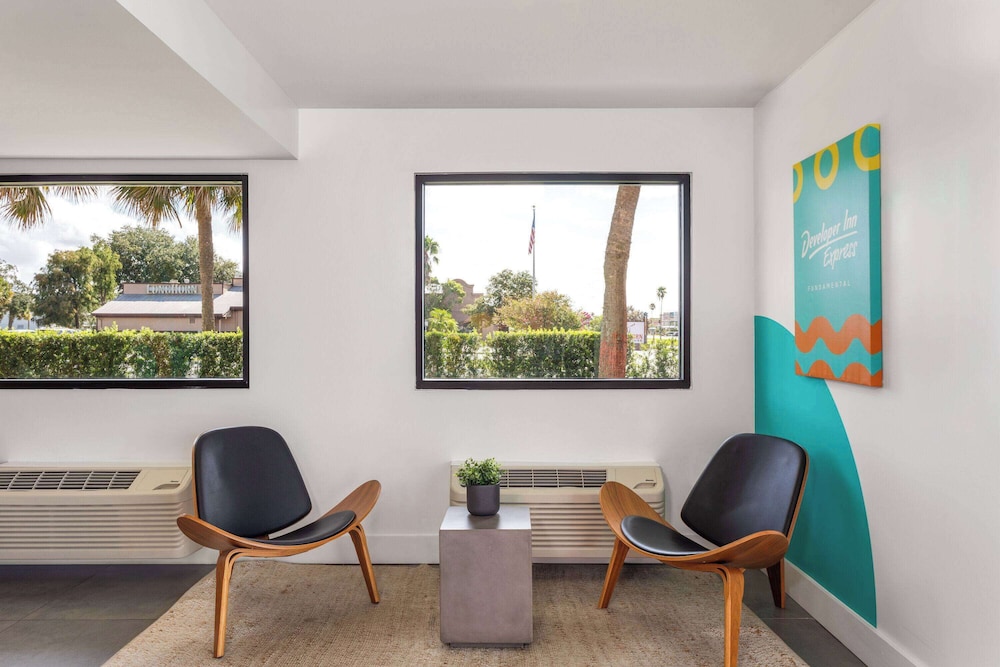 Travelodge by Wyndham Orlando Lake Buena Vista South — Shared spaces in Kissimmee, Florida