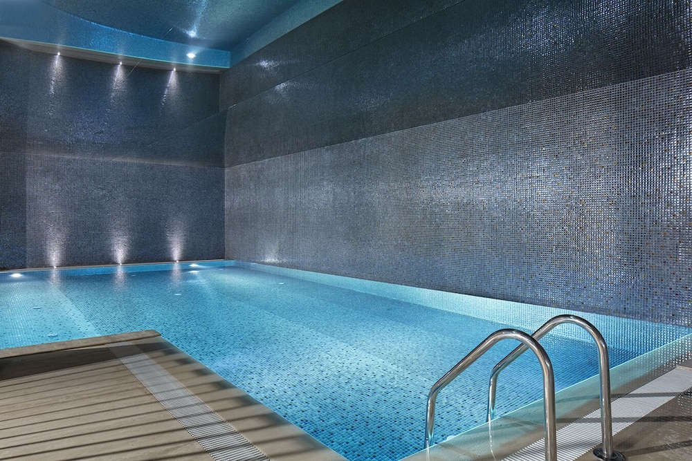 Melas Hotel Istanbul — Swimming pool in Istanbul, Istanbul