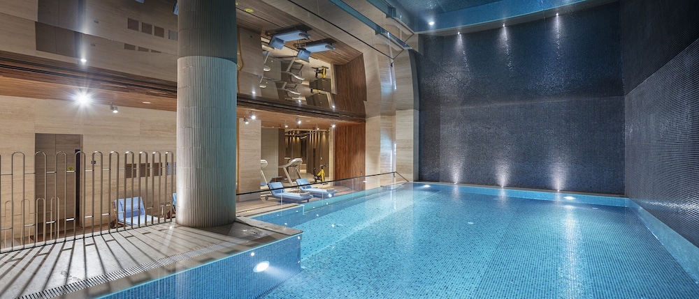 Melas Hotel Istanbul — Swimming pool in Istanbul, Istanbul