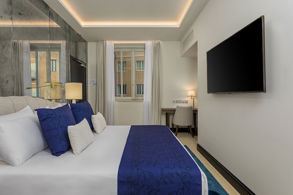 Room Mate Collection Filippo, Rome-Fontana di Trevi — Hotel rooms in Rome, Lazio